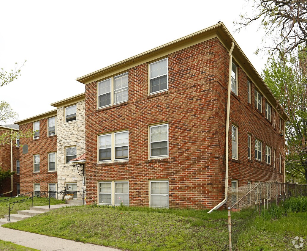 Foto principal - 1617 Sherburne Ave
