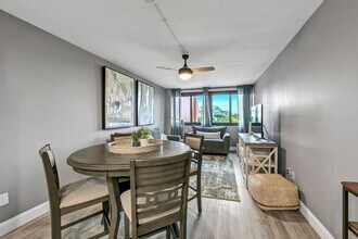 Building Photo - 343 Gulf Shore Dr