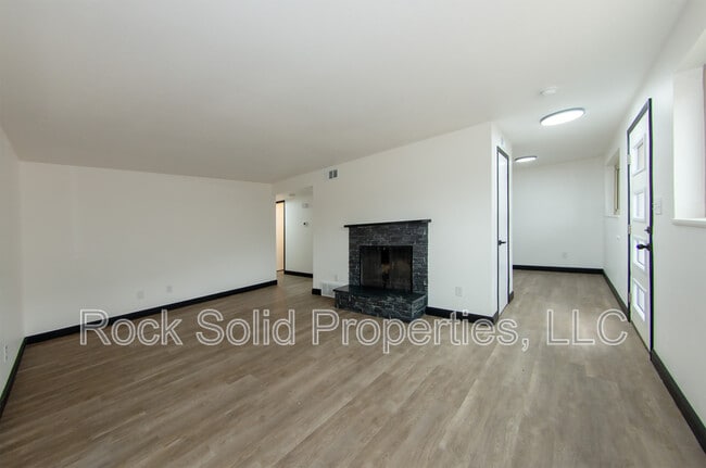 Foto del edificio - 312 E 27th St