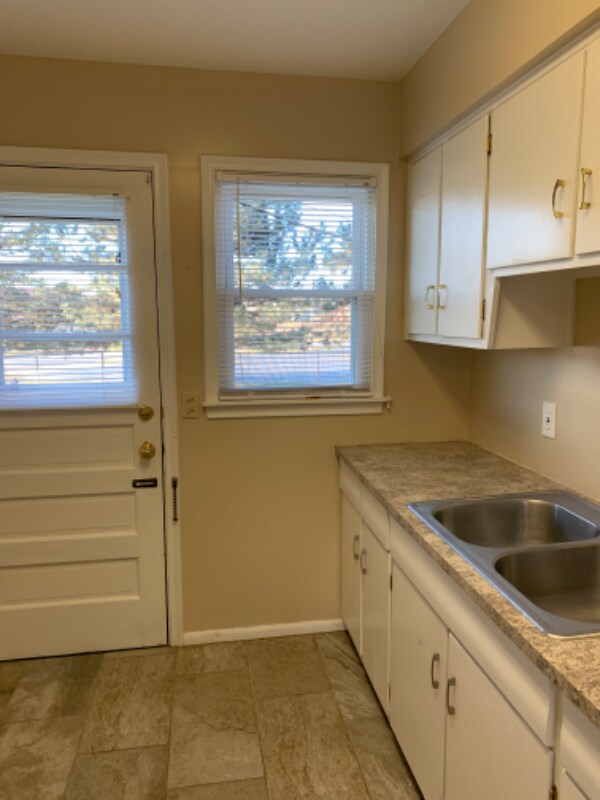 Foto principal - 3490 S 82nd St