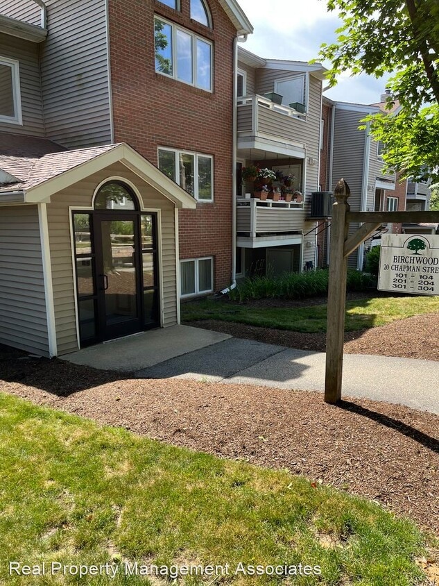 2 br, 1.5 bath House 20 Chapman 302 House Rental in Weymouth, MA