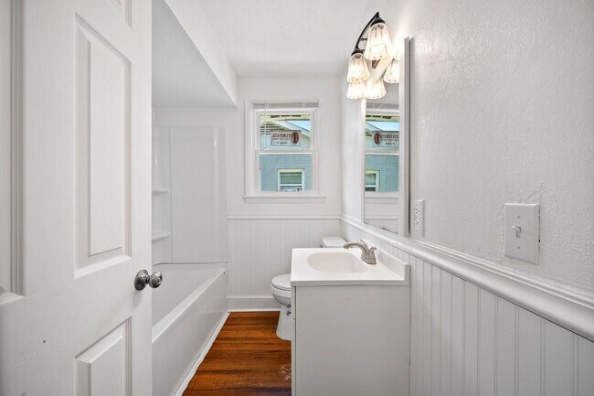 Building Photo - 4758 Trenton Dr