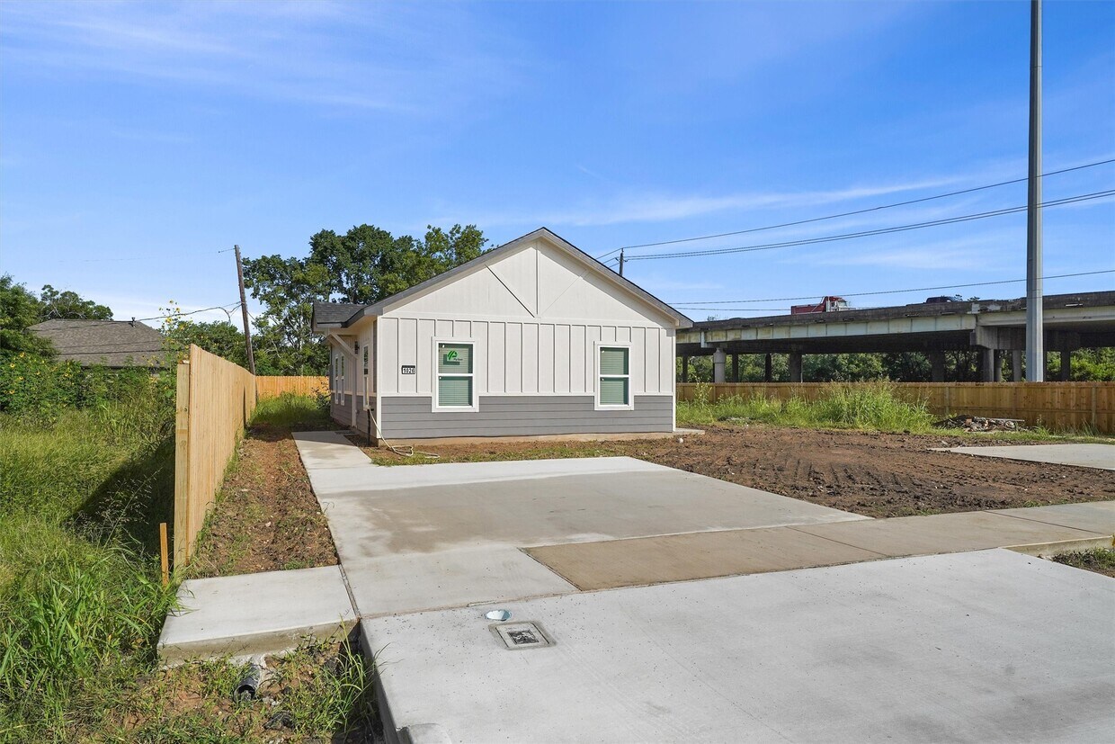 Foto principal - 1026 Theresa St