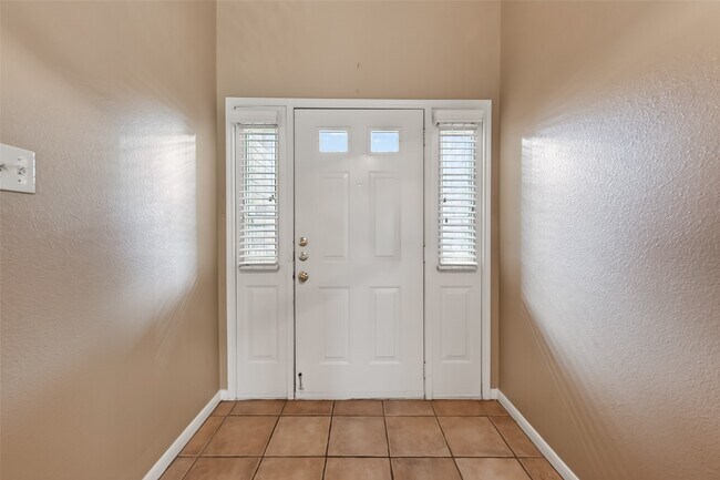 Foto del edificio - 19114 Lookout Mountain Ln