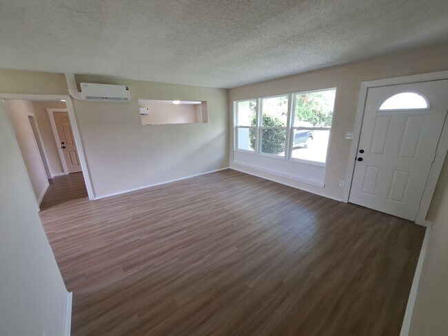 Foto del edificio - Charming and updated 3 bedroom home!