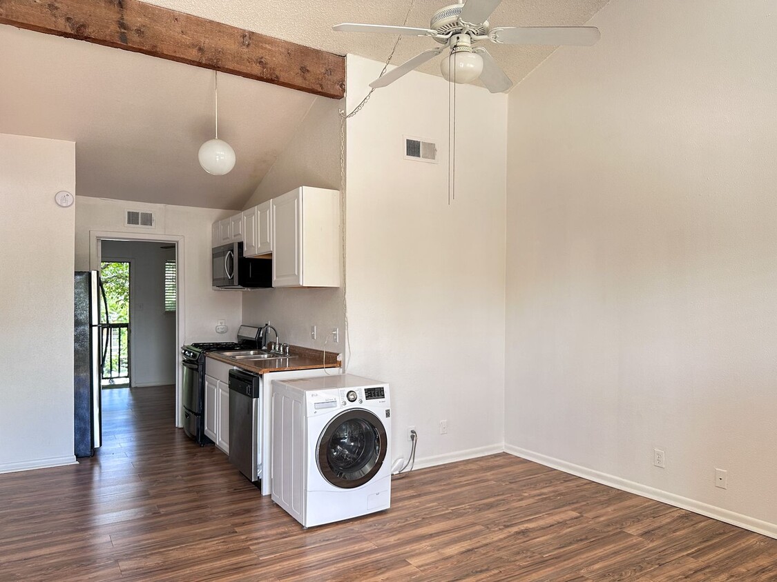 Foto principal - 1010 W 23rd St