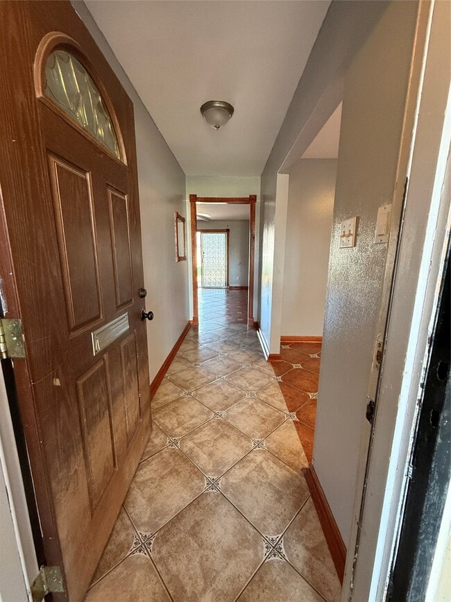 Building Photo - 10831 Overlea Dr