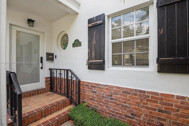 Building Photo - 3002 Segovia St