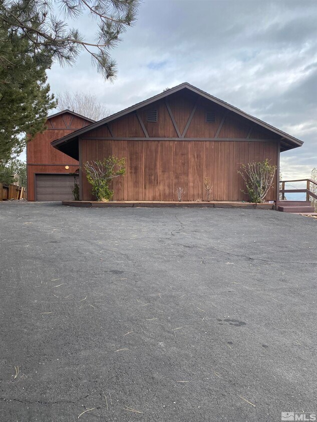 Primary Photo - 2045 Scharr Cir
