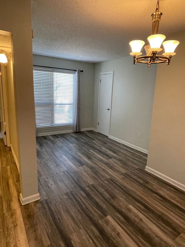 Foto del edificio - 1BD/1BA Condo located on the Germantown/Me...