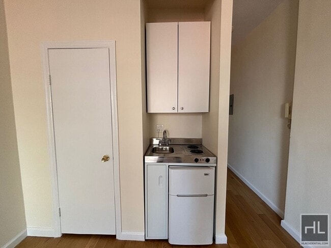 Building Photo - WEST 72 STREET