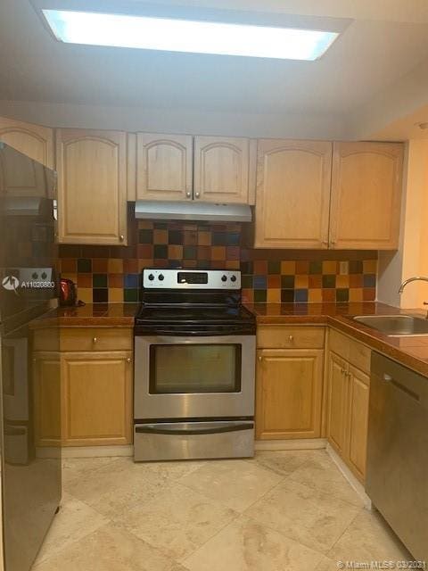 Building Photo - 210 SW 11th St