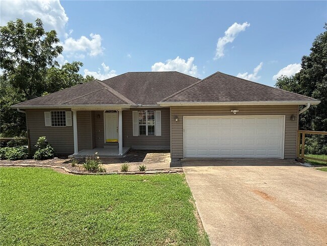 Foto del edificio - 18033 Broadview Dr