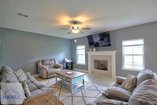 Building Photo - 432 Fairview Cir