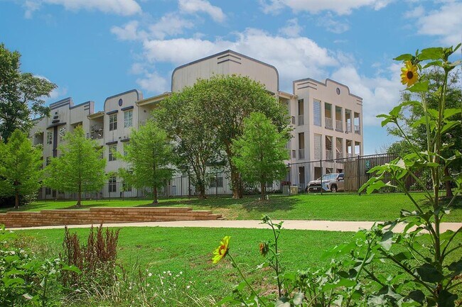 Foto del edificio - 1441 East St