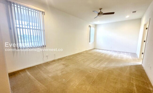 Foto del edificio - SPECIAL PROMOTION / Modern 4-Bedroom Home with Attached Garage / Pet-Friendly / Vouchers Accepted...