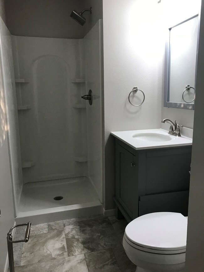 Building Photo - 3 BEDROOM | 3 BATHROOM | GARAGE | SPACIOUS HOME IN CHAPEL VALLEY