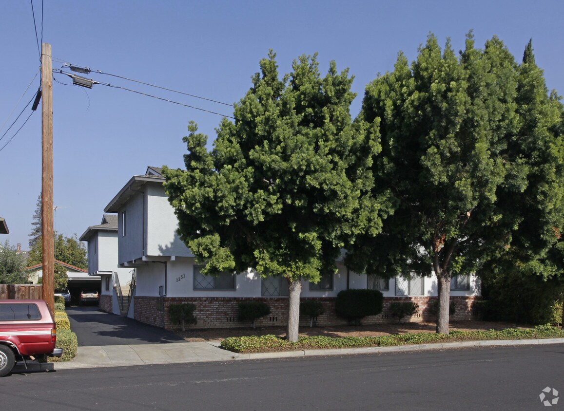 Primary Photo - 1251 Santa Clara St