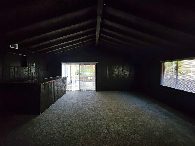 Foto del edificio - Private Country Retreat with Pool on Nearly Half an Acre