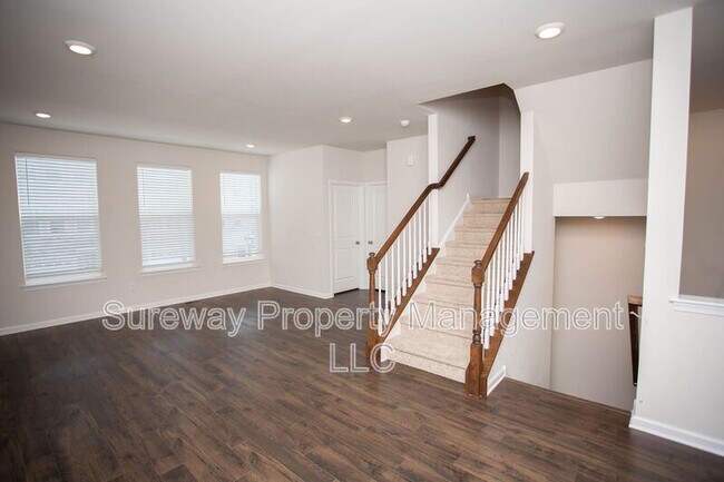 Building Photo - 13 Verona Ln