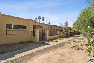 Building Photo - 516 N Hobson Plaza