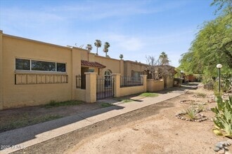 Building Photo - 516 N Hobson Plaza