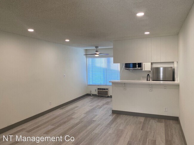 Building Photo - Studio, 1 bath Apartment - 3735 Canfield A...