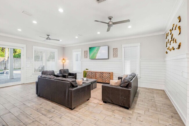 Foto del edificio - 322 E Lakeshore Dr
