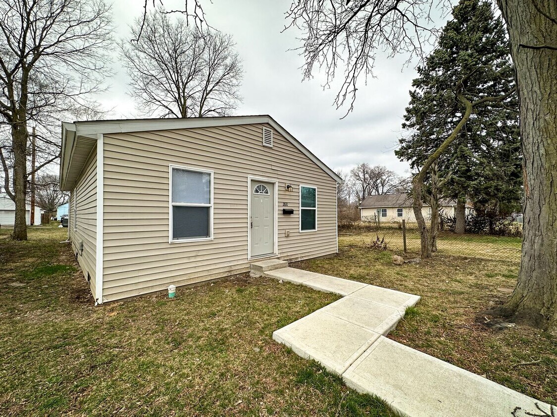 Primary Photo - 2810 Adams