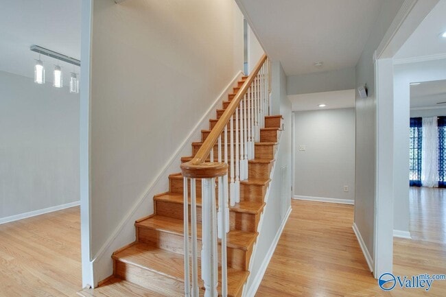 Building Photo - 2700 Briarwood Dr SE