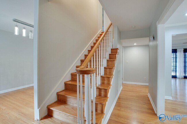 Foto del edificio - 2700 Briarwood Dr SE
