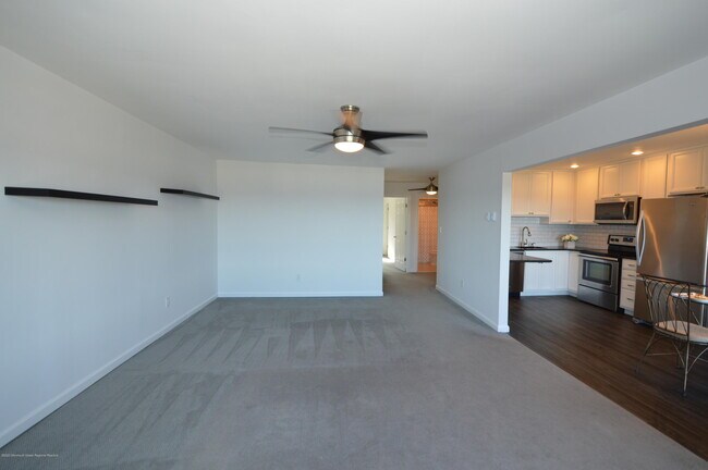 Building Photo - 15 Twinlights Ct