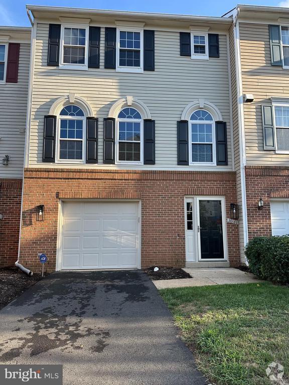 Building Photo - 20180 Hardwood Terrace