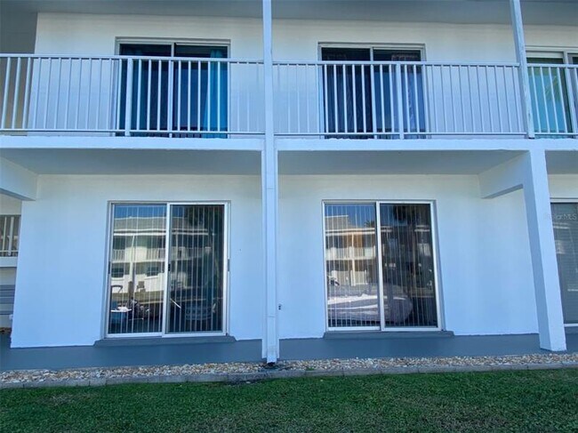 Foto del edificio - 902 Gibbs Rd