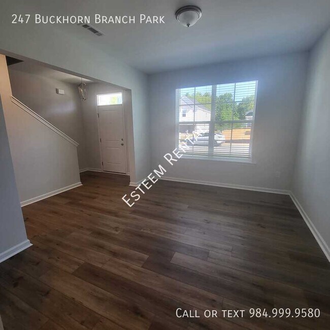 Foto del edificio - 247 Buckhorn Br Pk