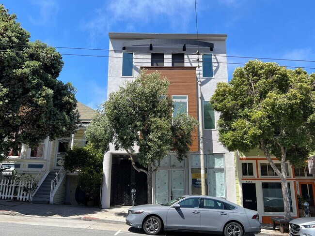 Building Photo - The contemporary residential unit townhouse