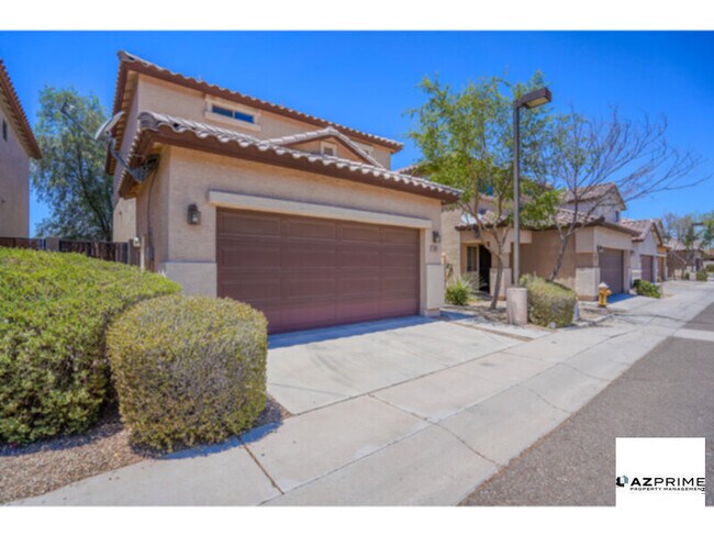 Foto del edificio - Discover this charming 3/2.5 townhome in Phoenix!
