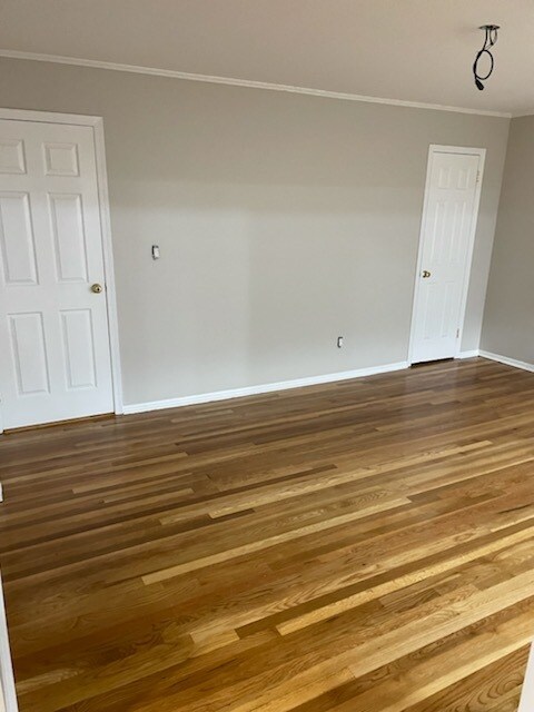 Living Room Size 16' x 12' - 19 Pine St