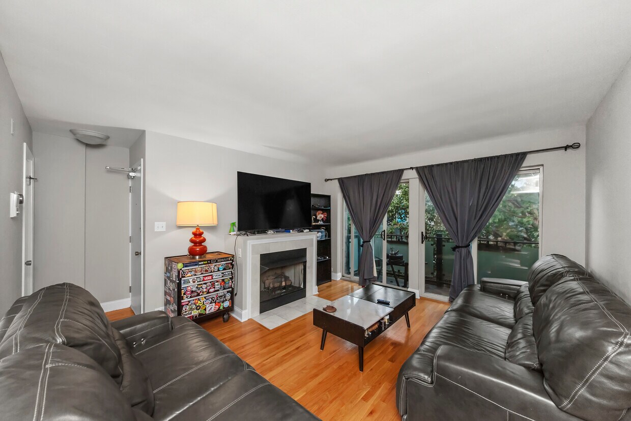 7527 N Damen Ave Unit P2, Chicago, IL 60645 Condo for Rent in Chicago