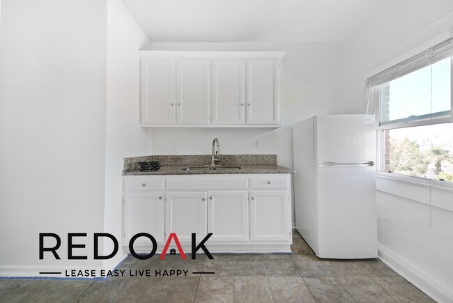 Foto del edificio - ~1 Month FREE~ Charming Studio with a Love...