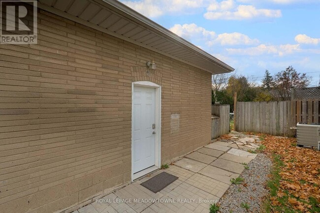 Building Photo - 462 Kingsleigh Ct