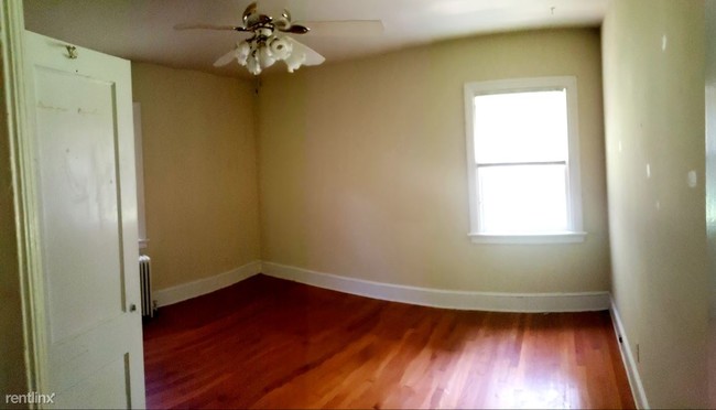 Building Photo - 2 br, 1 bath  - 4821 W Seminary Ave