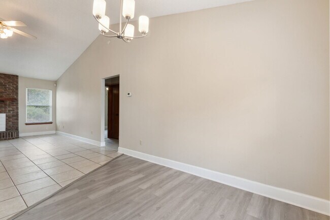 Building Photo - 8471-8473 3 Creeks Blvd