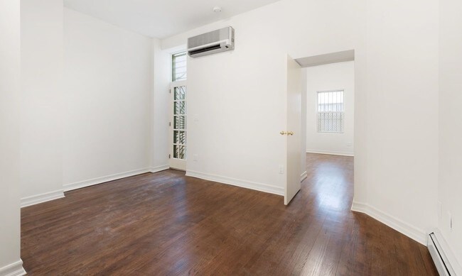 Building Photo - 254 E 74th St