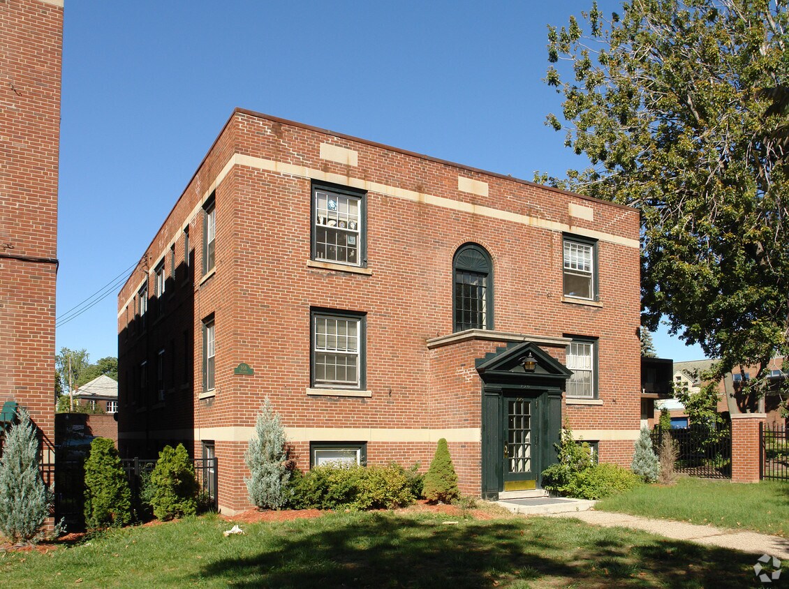 Foto principal - 958 Delaware Ave