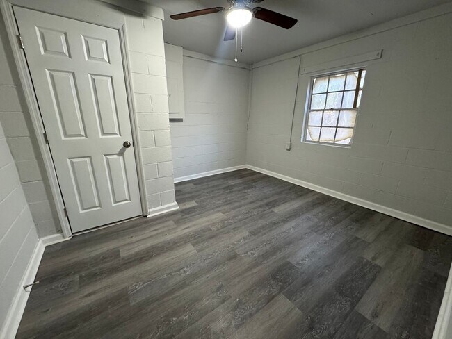 Foto del edificio - 1521 Radio Springs Rd SW