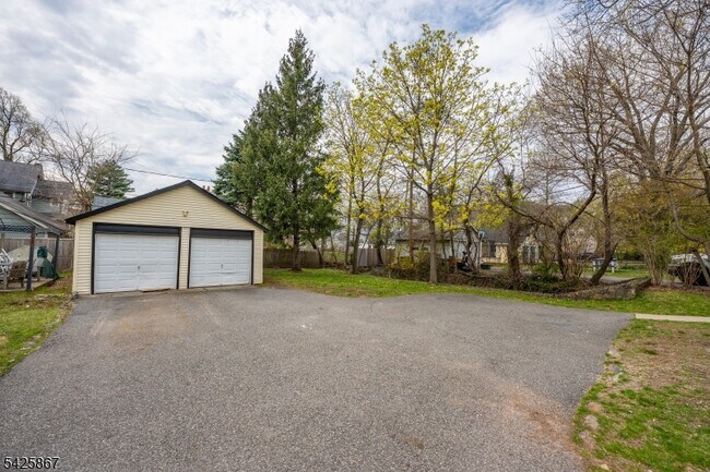 Foto del edificio - 59 Watchung Plaza