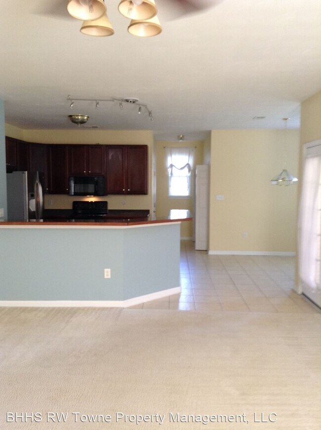 Building Photo - 4 br, 2.5 bath House - 3403 Arlo Court