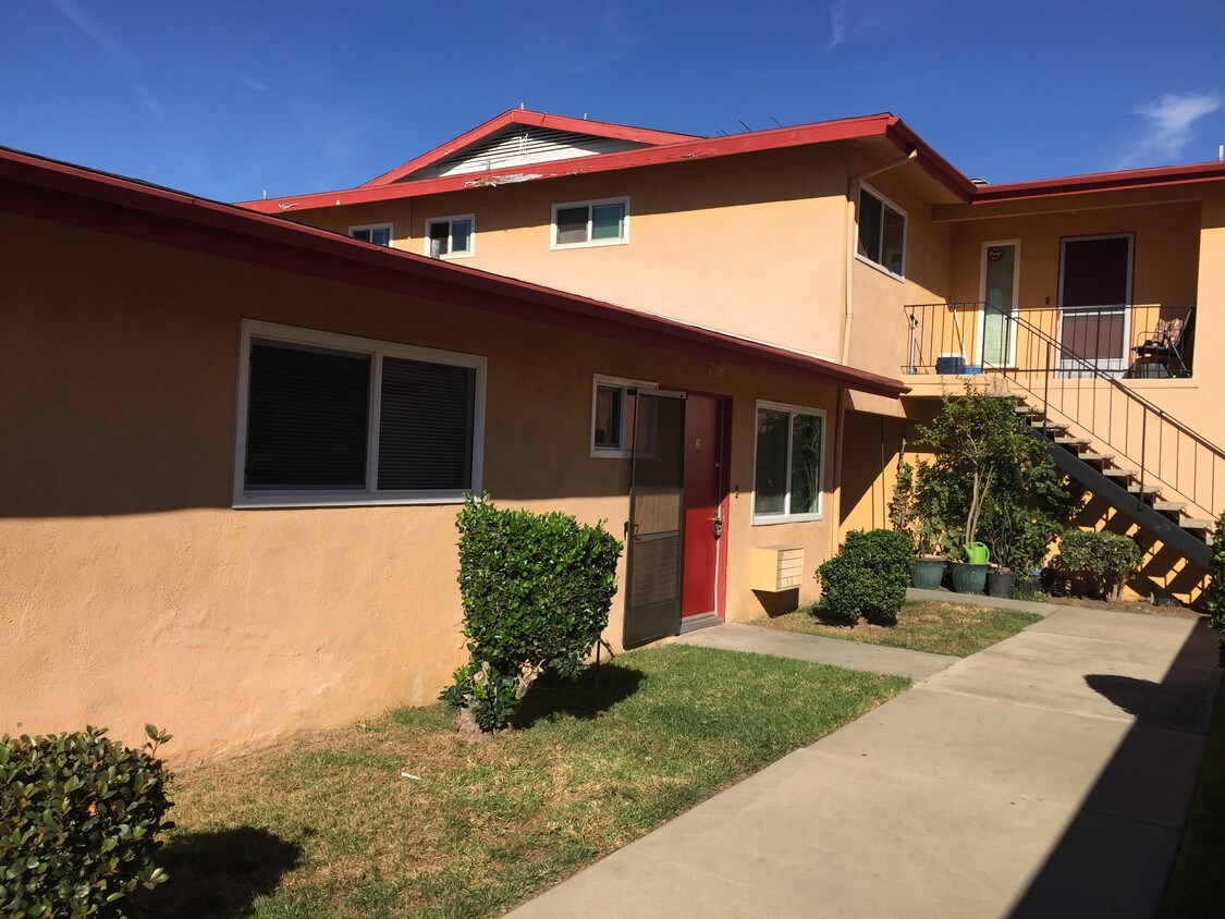 Foto principal - 525 Claraday St