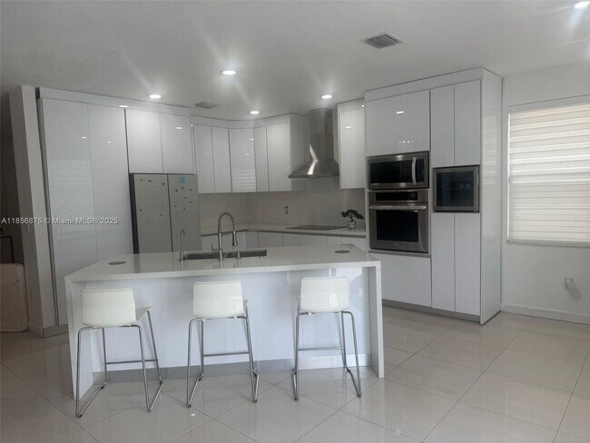 Foto del edificio - 3521 W 86th Terrace